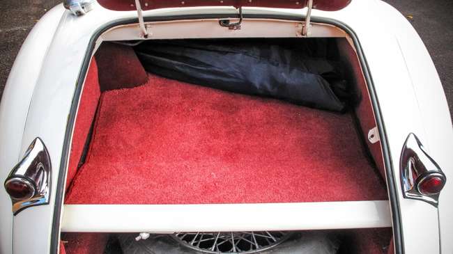 1953 Jaguar XK120 Fixedhead Coupe-Auction Lot