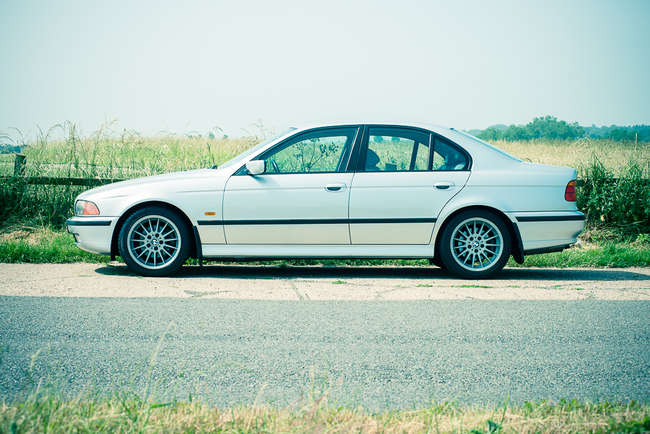 1998 BMW 528i SE Auto Saloon with private number plate-Sold