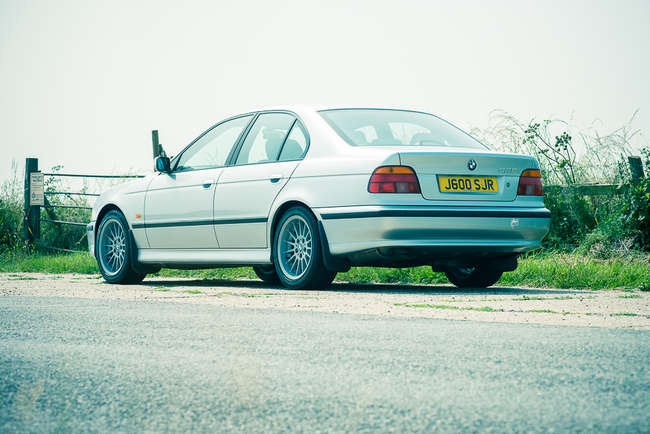 1998 BMW 528i SE Auto Saloon with private number plate-Sold