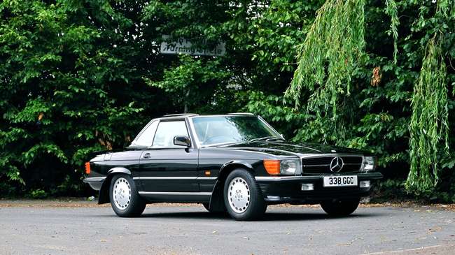 Iconic Auctioneers | 1989 Mercedes Benz SL500 (107) Auto-Sold