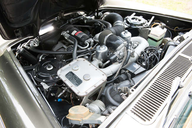 1976 Bentley T1 Saloon-Auction Lot