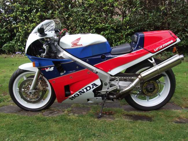 1989 Honda VFR 750 RC30-Sold