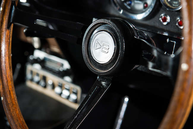 1969 Aston Martin DBS6 Manual-Auction Lot