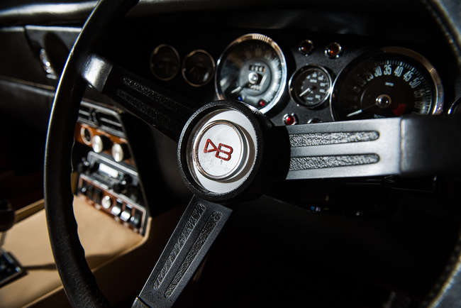1971 Aston Martin DBS V8 Injection-Auction Lot
