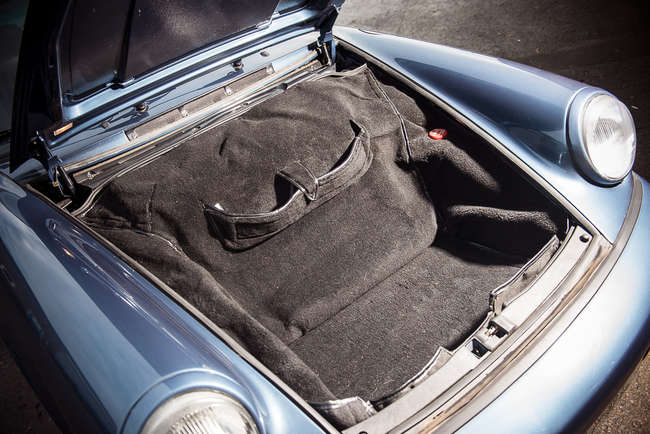 1990 Porsche 911 964 Carrera 4-Sold