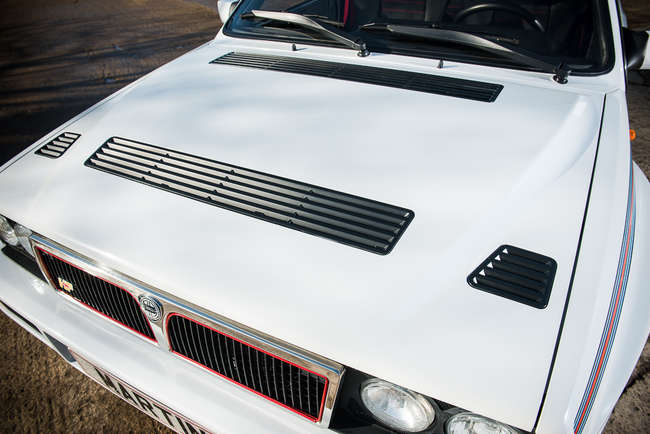 1992 Lancia Delta Integrale HF Turbo Martini 5-Auction Lot