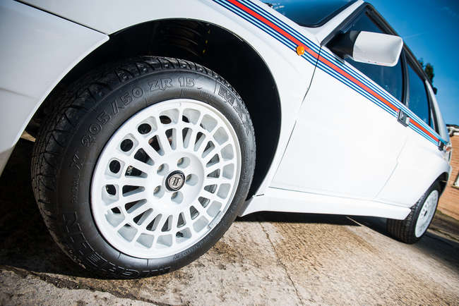 1992 Lancia Delta Integrale HF Turbo Martini 5-Auction Lot