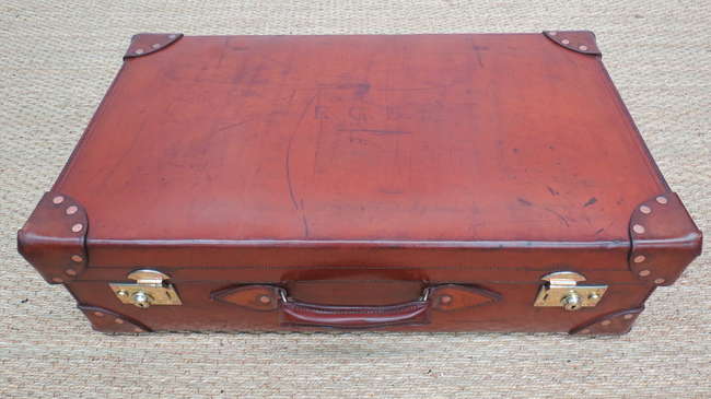 A large and very high quality English hide suitcase-Auction Lot