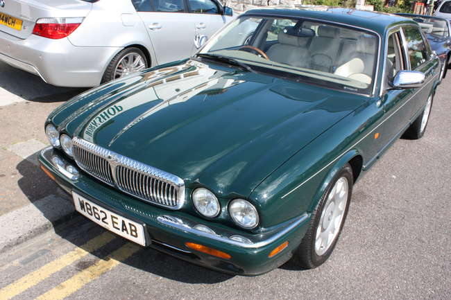 2000 Daimler V8 LWB-Auction Lot