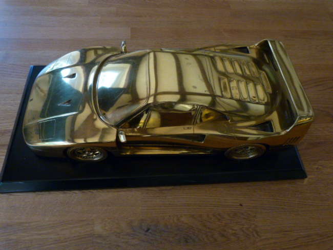 Ferrari F40 Model-Auction Lot