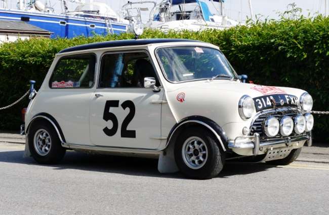Morris Mini Cooper 1961-67 POLICE ローバーミニ Morris Mini Cooper 1961-67 POLICE ローバーミニ おもちゃ