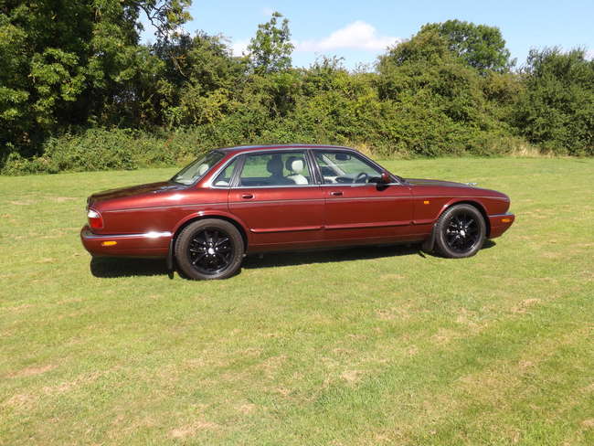 1998 Jaguar XJ8-Sold