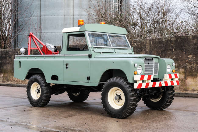 1976 Land Rover Series III 109