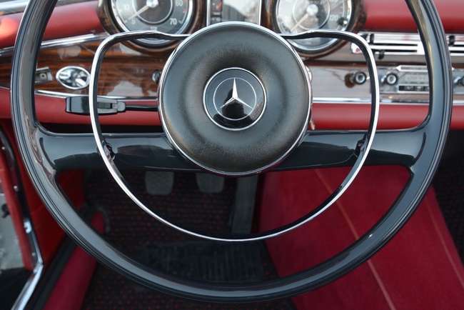 1966 Mercedes 250 SE Convertible Manual LHD (W108)-Sold