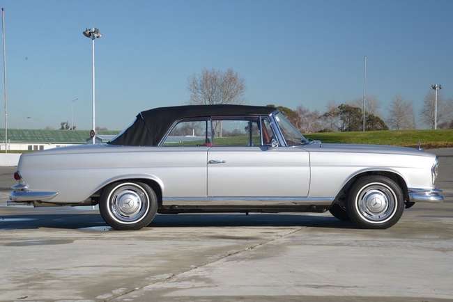 1966 Mercedes 250 SE Convertible Manual LHD (W108)-Sold