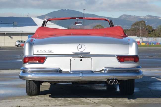 1966 Mercedes 250 SE Convertible Manual LHD (W108)-Sold