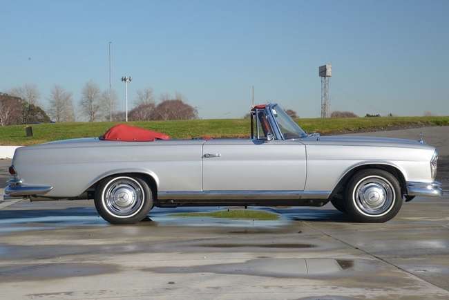 1966 Mercedes 250 SE Convertible Manual LHD (W108)-Sold