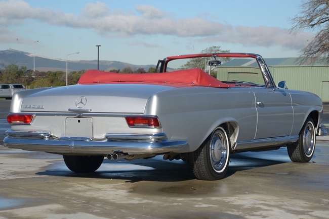 1966 Mercedes 250 SE Convertible Manual LHD (W108)-Sold
