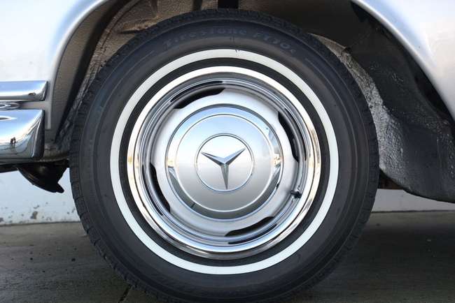 1966 Mercedes 250 SE Convertible Manual LHD (W108)-Sold