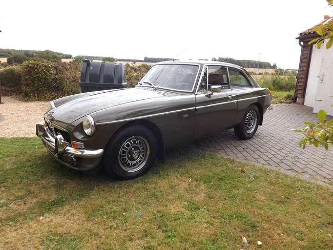 1974 MGB GT V8-Sold