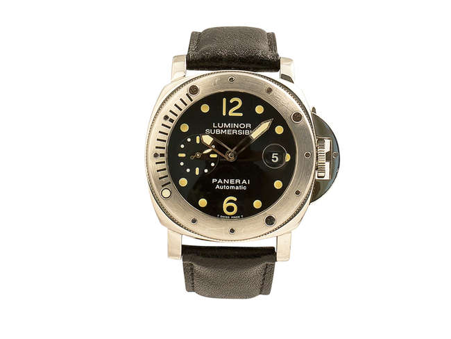 Gentlemenâ€™s Panerai Luminor Submersible OP 8561 Wristwatch-Auction Lot