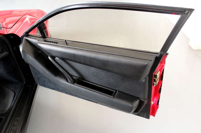 1986 Ferrari Testarossa (single mirror)-Auction Lot