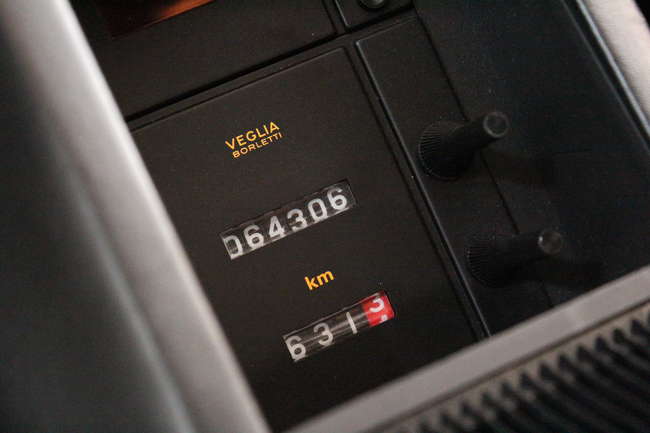 1986 Ferrari Testarossa (single mirror)-Auction Lot