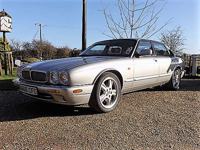 1998 Jaguar XJR V8 Auto-Sold