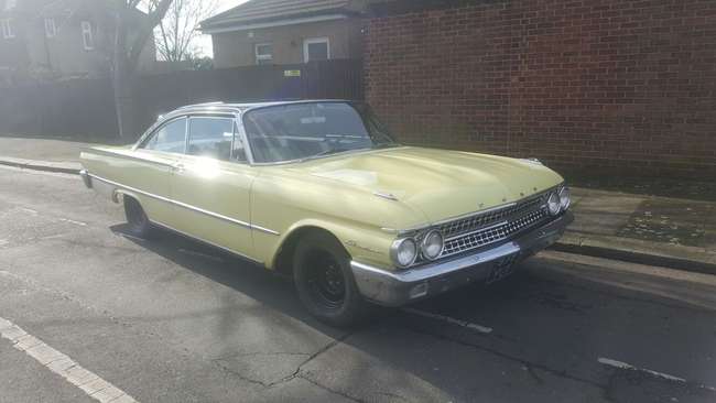 1961 Ford Galaxie Starliner-Auction Lot