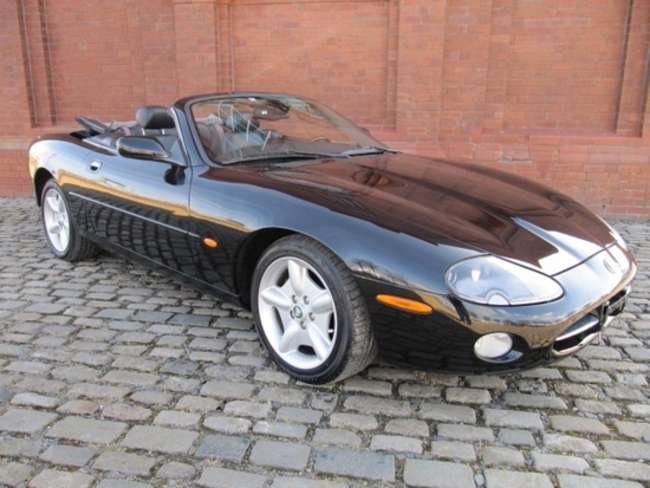 2002 Jaguar XK8 Convertible-Auction Lot
