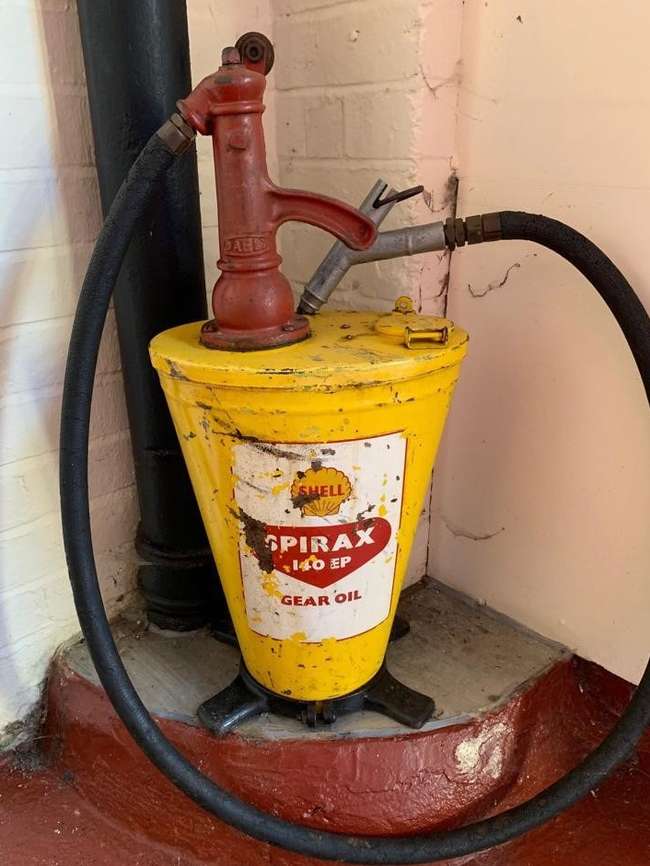 Original 1960’s ‘Shell’ gear oil pump -Sold