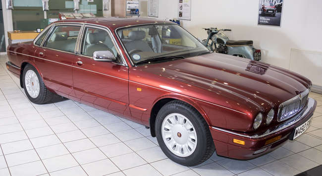 1995 Daimler Six (X300)-Auction Lot