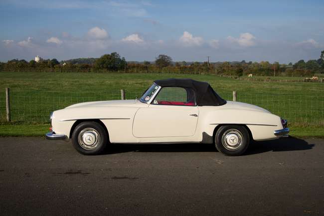 1962 Mercedes-Benz 190 SL-Sold