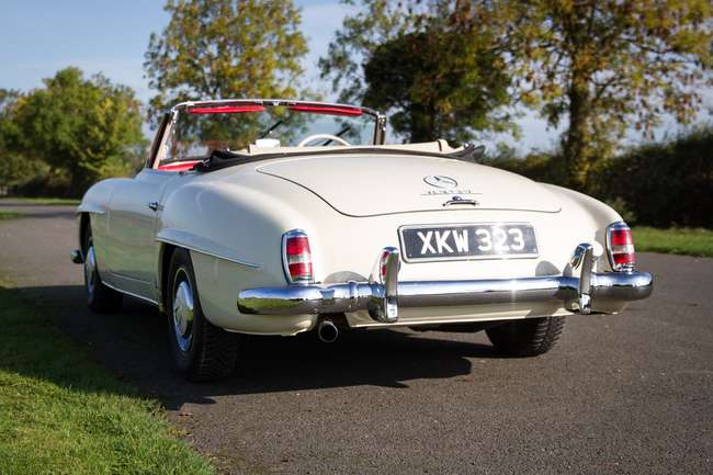 1962 Mercedes-Benz 190 SL-Sold