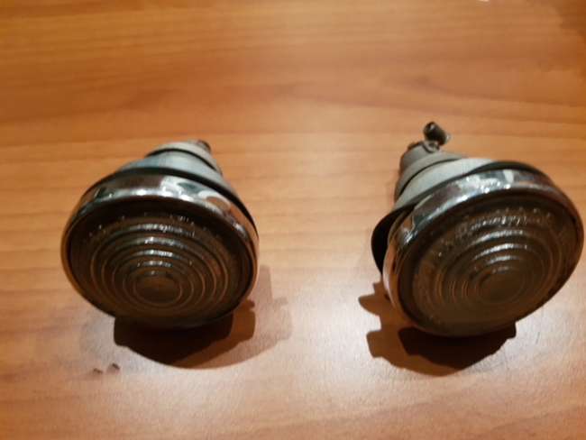 Matching pair of Bentley S1 side lights.-Sold
