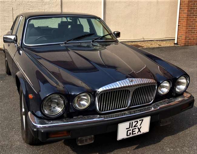 1991 Daimler Double Six-Auction Lot