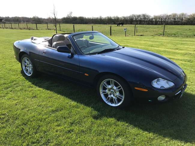 2001 Jaguar XK8 Convertible Auto-Auction Lot