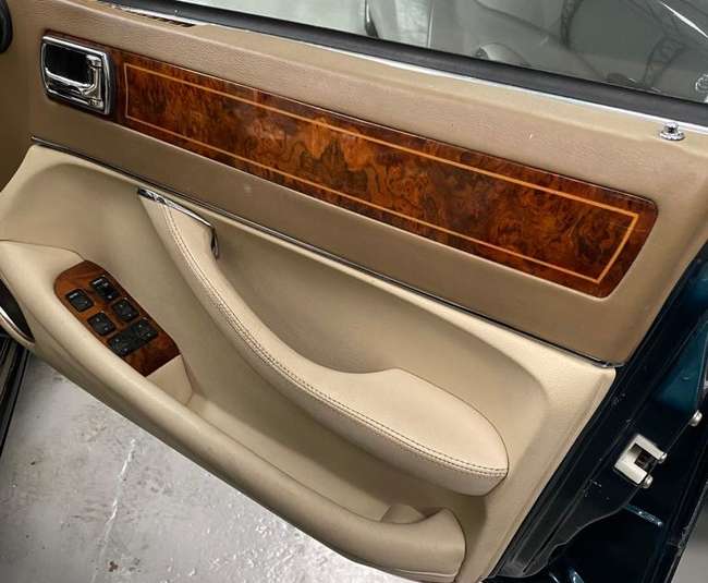 1994 Daimler Double Six Majestic (XJ40)
