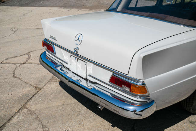 1966 Mercedes-Benz 200 (W110) 'Fintail'-Sold