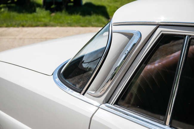 1966 Mercedes-Benz 200 (W110) 'Fintail'-Sold