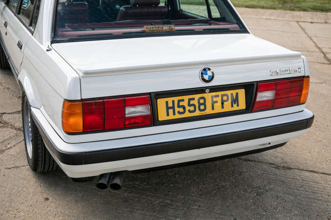 1990 BMW 325i (E30) SE-Sold