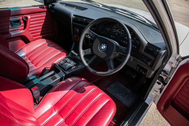 1990 BMW 325i (E30) SE-Sold