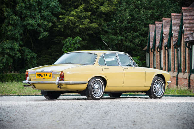 1974 Daimler Sovereign Series 2-Sold