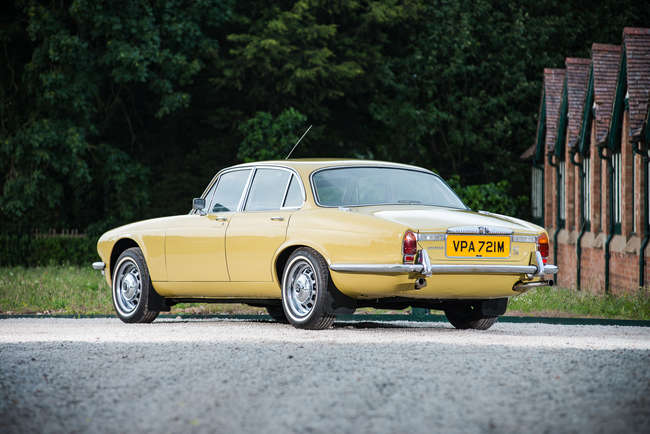 1974 Daimler Sovereign Series 2-Sold