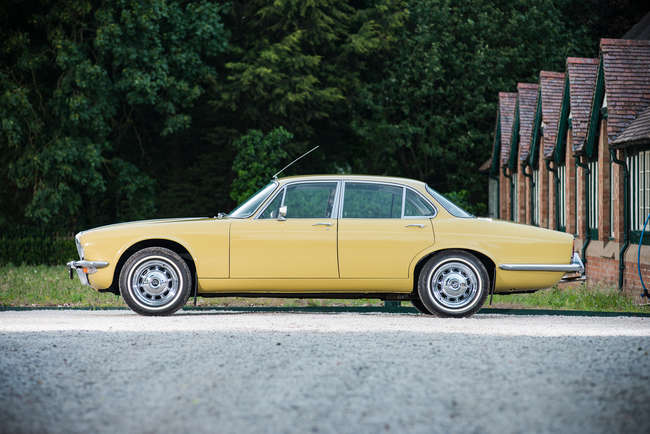 1974 Daimler Sovereign Series 2-Sold