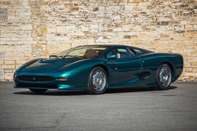 Iconic Auctioneers | 1992 Jaguar XJ220 -Sold