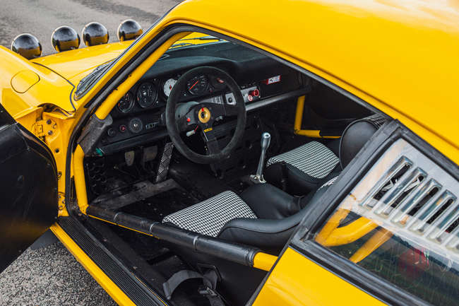 1975 Porsche 911 2.7 MFI RSR-Sold