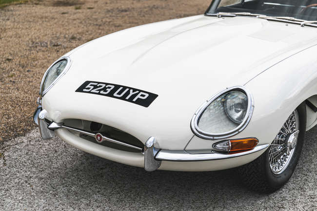 Miniature Kyosho Jaguar E-Type Coupé MK1 RHD 1961 - Blanche - Échelle 1:18 - NEUVE