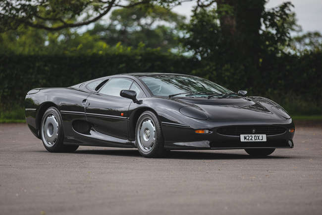 Black Jaguar・2点まとめ買い Iconic Auctioneers | 1995 Jaguar XJ220-Auction Lot