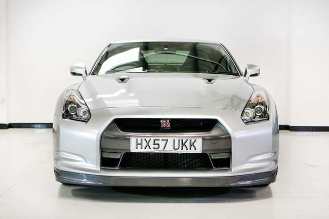 GT-R R35 創刊号 01〜17(02欠番) 8分の1スケールの GT-R ダイキャストモデルを毎週組み立てる